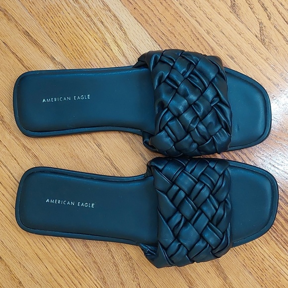 American Eagle Black Flat Sandals - Picture 2 of 4